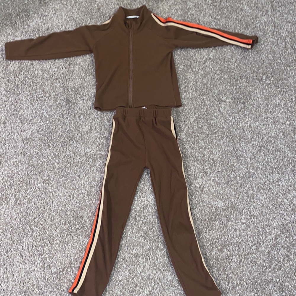 Girls jogging suit
